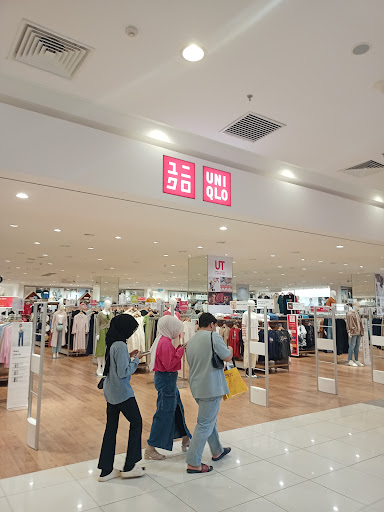 UNIQLO AEON Mall Kota Bharu