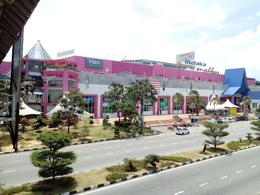 Pusat Beli Belah Melaka Mall Ayer Keroh Melaka. Pusat Beli Belah Melaka Mall Ayer Keroh Melaka.