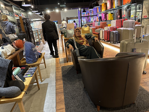 Leather Avenue - Mitsui Outlet Park