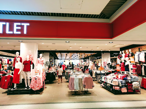 Brands Outlet Queensbay Mall