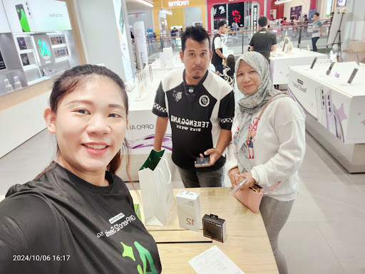 OPPO Experience Store AEON AYER KEROH