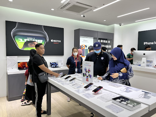 Switch @ C-Mart Complex Arau