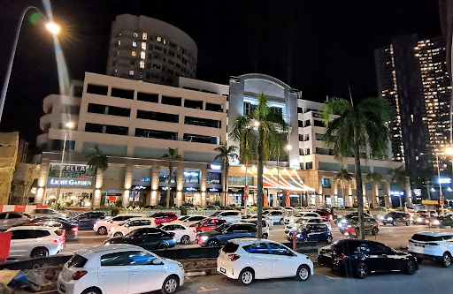 Island Plaza