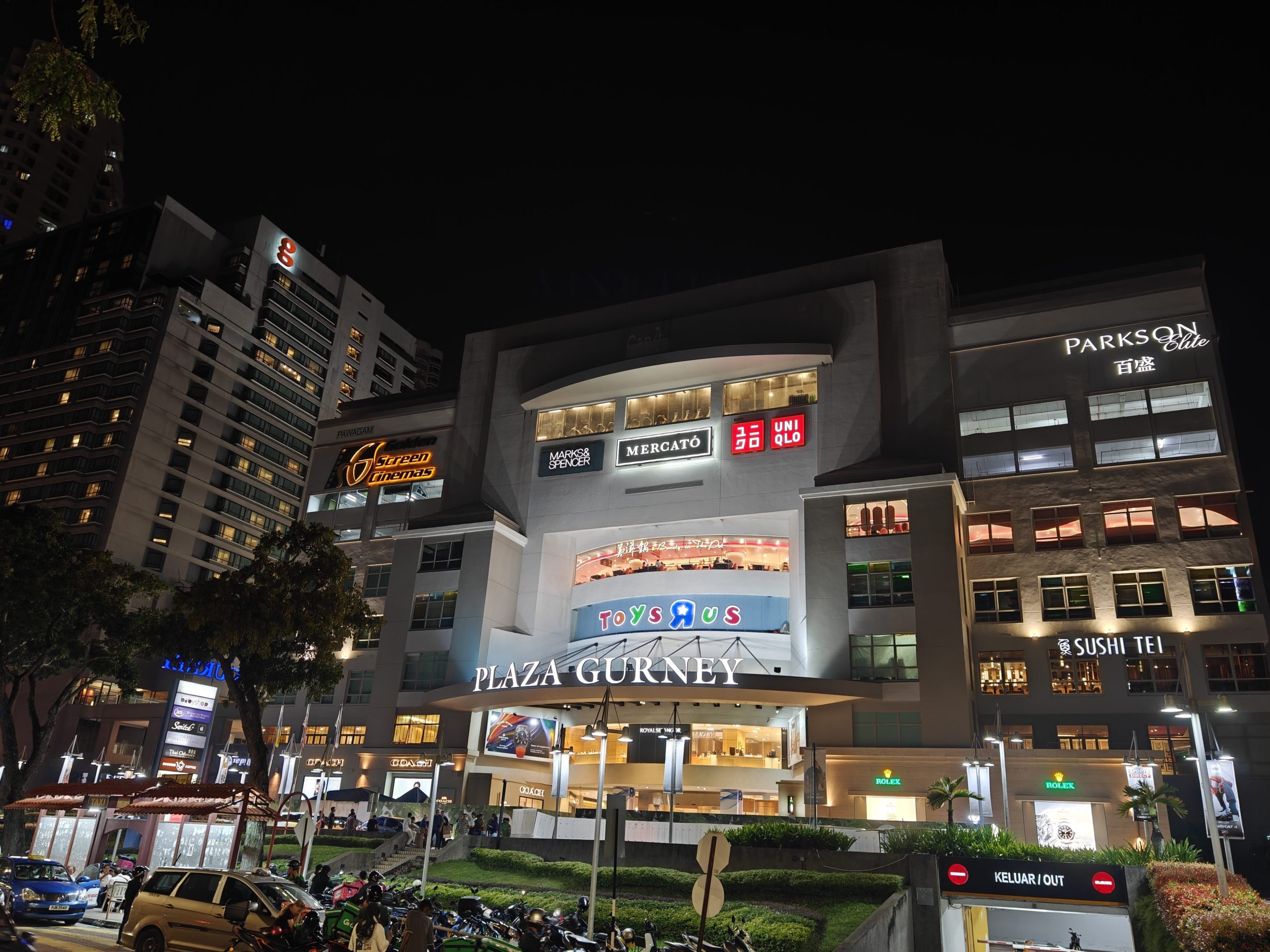 gurney plaza scaled