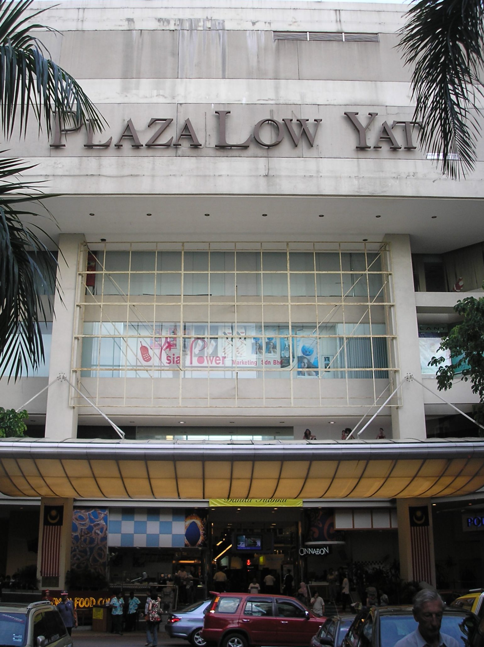 plaza low yat