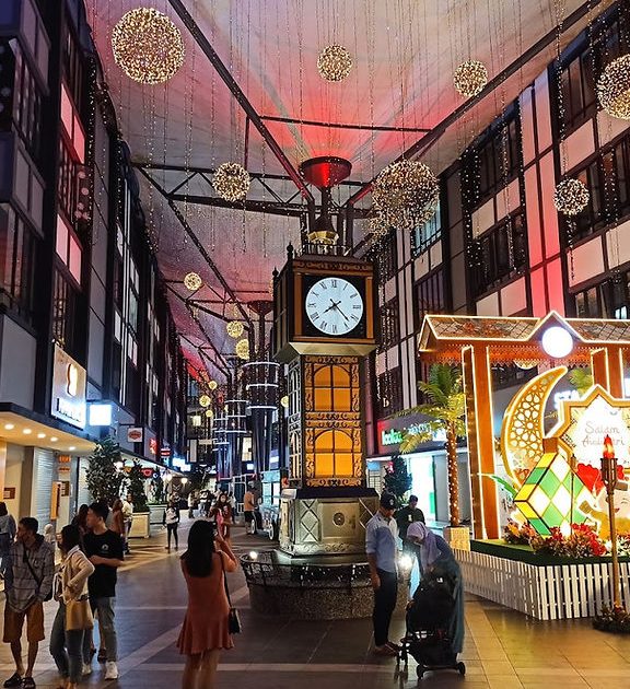 pusat beli belah boulevard 1