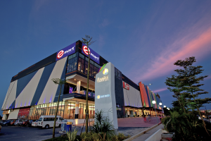 The Summer Shopping Mall